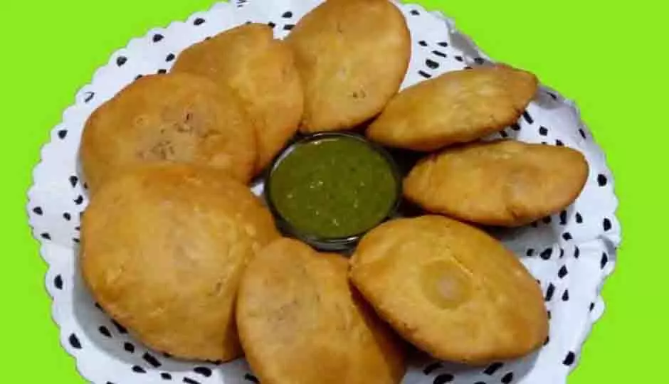Urad Dal Kachori: इस वीकेंड बनाएं उड़द दाल की टेस्टी कचौरी Urad Dal Kachori: इस वीकेंड बनाएं उड़द दाल की टेस्टी कचौरी