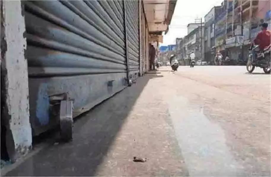 Punjab : बेखौफ चोरों ने एक ही रात में चार दुकानों को बनाया निशाना Punjab : बेखौफ चोरों ने एक ही रात में चार दुकानों को बनाया निशाना