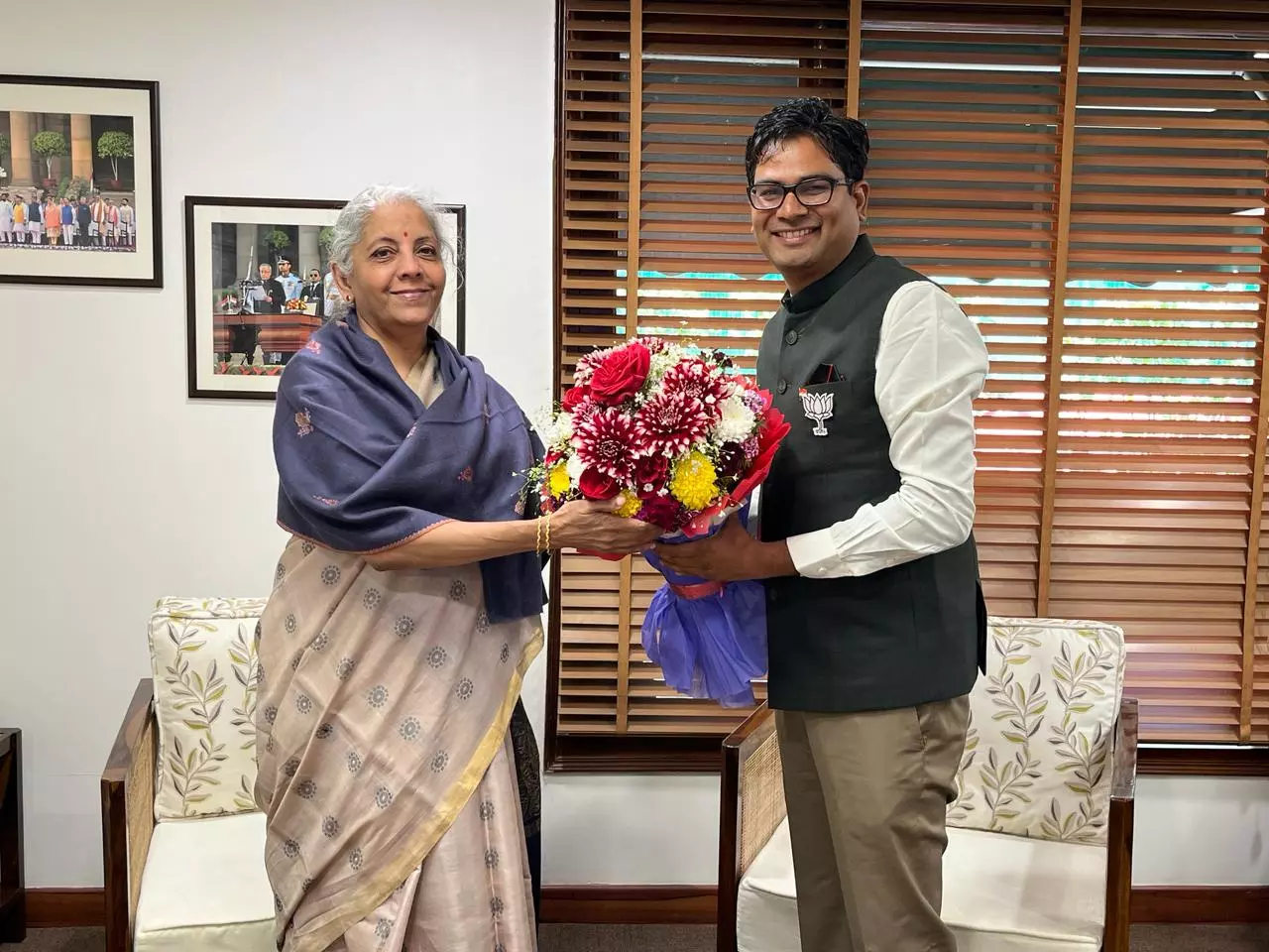 मंत्री ओपी चौधरी ने केंद्रीय वित्तमंत्री निर्मला सीतारमण को दी जन्मदिन की बधाई मंत्री ओपी चौधरी ने केंद्रीय वित्तमंत्री निर्मला सीतारमण को दी जन्मदिन की बधाई