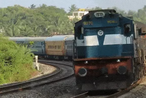 भारी बारिश के चलते केके रेल लाइन पर ट्रेनों का संचालन बाधित भारी बारिश के चलते केके रेल लाइन पर ट्रेनों का संचालन बाधित