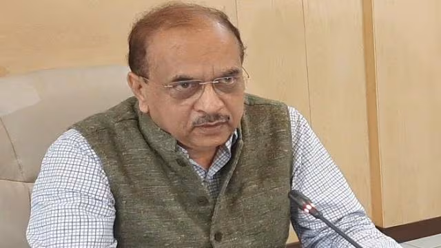 Lucknow: एम्स पटना की कमान अब डॉ. धीमन के हाथों में Lucknow: एम्स पटना की कमान अब डॉ. धीमन के हाथों में