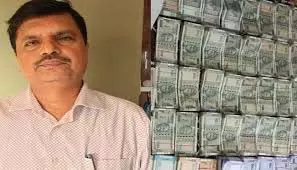 DA के आरोपों को लेकर ओडिशा इंजीनियर की संपत्तियों पर छापेमारी जारी DA के आरोपों को लेकर ओडिशा इंजीनियर की संपत्तियों पर छापेमारी जारी
