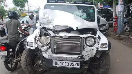 Delhi: तेज रफ्तार थार की टक्कर से बाइक सवार की मौत, चालक गिरफ्तार Delhi: तेज रफ्तार थार की टक्कर से बाइक सवार की मौत, चालक गिरफ्तार