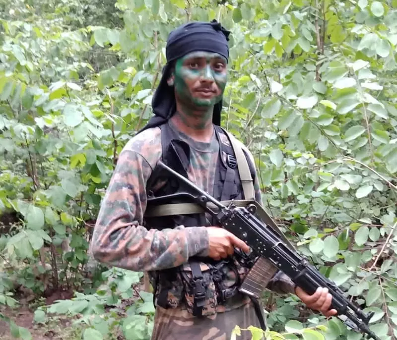 CM विष्णुदेव साय ने बीजापुर नक्सली IED ब्लास्ट में शहीद जवान को दी श्रद्धांजलि CM विष्णुदेव साय ने बीजापुर नक्सली IED ब्लास्ट में शहीद जवान को दी श्रद्धांजलि