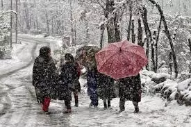 हंदवाड़ा में खराब मौसम को देखते हुए पुलिस ने आपातकालीन हेल्पलाइन स्थापित की हंदवाड़ा में खराब मौसम को देखते हुए पुलिस ने आपातकालीन हेल्पलाइन स्थापित की