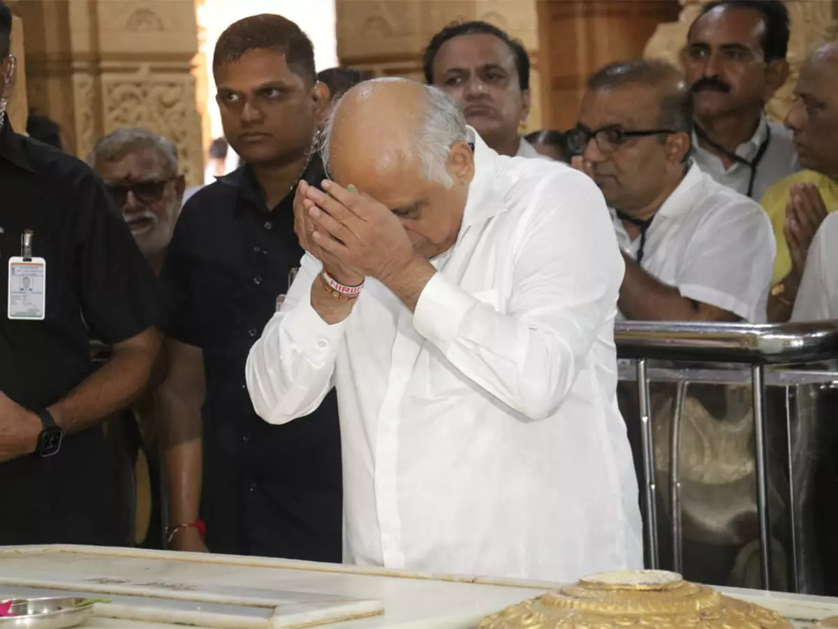गुजरात के CM ने सोमनाथ महादेव मंदिर में पूजा-अर्चना की, लाडू पोषण वितरण पहल का किया शुभारंभ गुजरात के CM ने सोमनाथ महादेव मंदिर में पूजा-अर्चना की, लाडू पोषण वितरण पहल का किया शुभारंभ