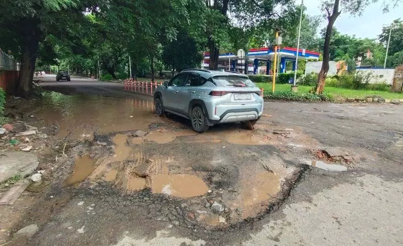 बारिश का कहर,आर्थिक तंगी से जूझ रही Chandigarh MC ने नुकसान पर आंखें मूंद लीं बारिश का कहर,आर्थिक तंगी से जूझ रही Chandigarh MC ने नुकसान पर आंखें मूंद लीं