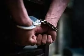Gurugram: युवक को कार से फेंककर लूट की घटना, तीन गिरफ्तार Gurugram: युवक को कार से फेंककर लूट की घटना, तीन गिरफ्तार