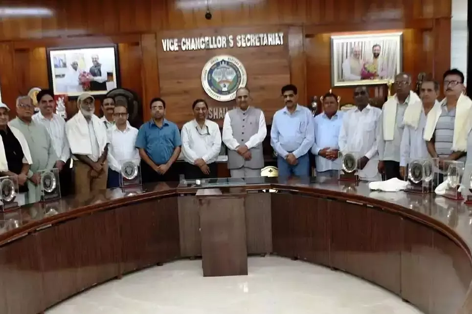 Hisar: कर्मचारियों की मेहनत से हकृवि को मिली अंतरराष्ट्रीय पहचान: प्रो. बीआर कम्बोज Hisar: कर्मचारियों की मेहनत से हकृवि को मिली अंतरराष्ट्रीय पहचान: प्रो. बीआर कम्बोज