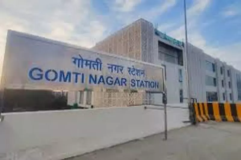 लखनऊ गोमतीनगर स्टेशन बना उत्तर भारत का आधुनिक ट्रांसपोर्ट हब लखनऊ गोमतीनगर स्टेशन बना उत्तर भारत का आधुनिक ट्रांसपोर्ट हब