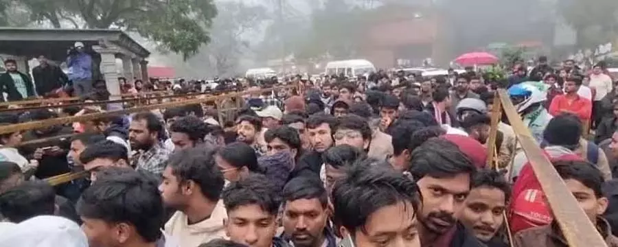 Chikkaballapur: नंदी हिल स्टेशन पर पर्यटकों की भीड़ Chikkaballapur: नंदी हिल स्टेशन पर पर्यटकों की भीड़