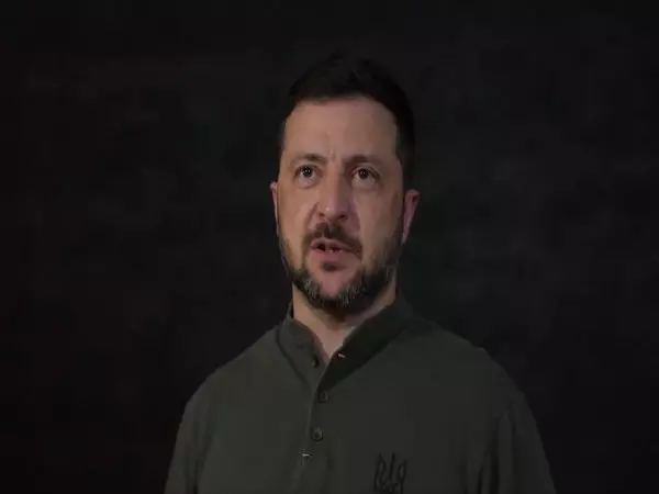Zelensky ने त्रिपक्षीय शांति वार्ता न होने पर रूस पर कड़े प्रतिबंध लगाने का किया आग्रह Zelensky ने त्रिपक्षीय शांति वार्ता न होने पर रूस पर कड़े प्रतिबंध लगाने का किया आग्रह