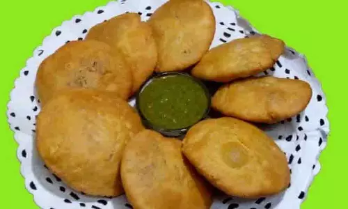 Urad Dal Kachori: इस वीकेंड बनाएं उड़द दाल की टेस्‍टी कचौरी