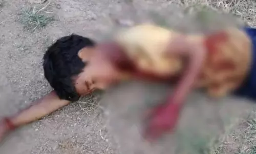मामा ने किशोर को मारा चाकू, हालत नाजुक मामा ने किशोर को मारा चाकू, हालत नाजुक