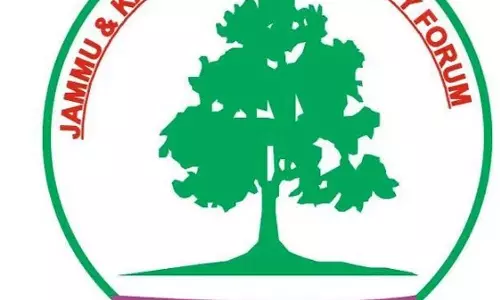JKCSF ने बारिश और बादल फटने के चलते स्कूल बंद करने की मांग की JKCSF ने बारिश और बादल फटने के चलते स्कूल बंद करने की मांग की