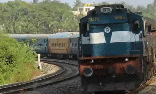भारी बारिश के चलते केके रेल लाइन पर ट्रेनों का संचालन बाधित भारी बारिश के चलते केके रेल लाइन पर ट्रेनों का संचालन बाधित