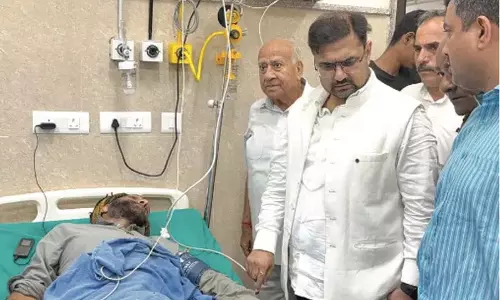 सतीश शर्मा ने Kathua बादल फटने प्रभावित परिवारों से मुलाकात की