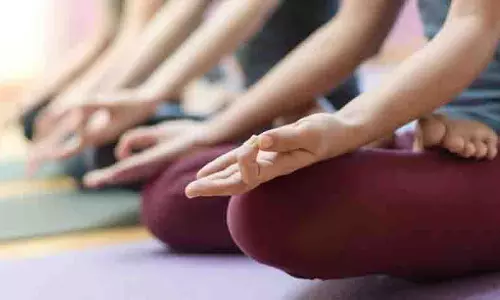 Yoga: सिर्फ 10 मिनट निकाल सकते हैं, तो ऐसे करें योग