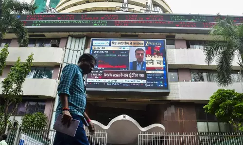 Sensex 1,000 अंक से अधिक उछला, निफ्टी 24,953.50 के स्तर पर पहुंचा