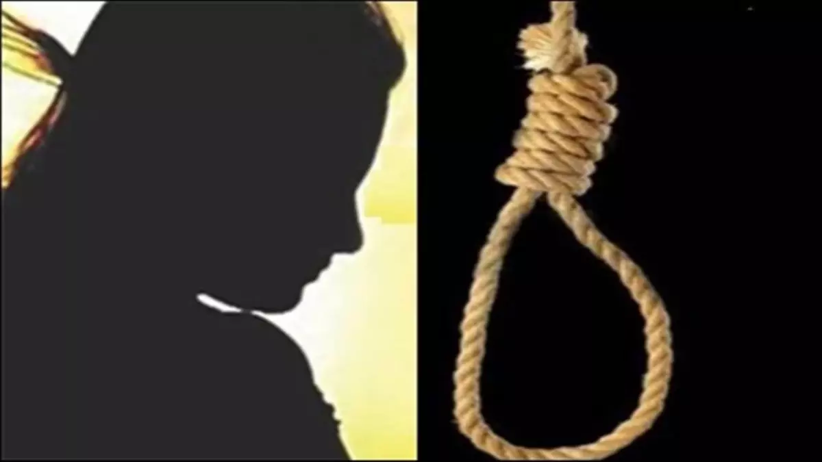 Jhabua: छोटागुड़ा गांव में महिला ने फांसी लगाई