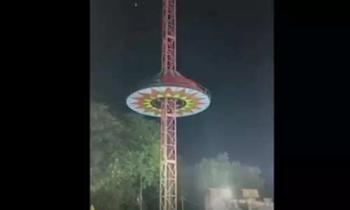 मेले का LIVE वीडियो...टावर राइड अचानक गिरी, एक गंभीर मेले का LIVE वीडियो...टावर राइड अचानक गिरी, एक गंभीर