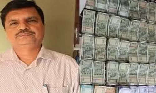 DA के आरोपों को लेकर ओडिशा इंजीनियर की संपत्तियों पर छापेमारी जारी DA के आरोपों को लेकर ओडिशा इंजीनियर की संपत्तियों पर छापेमारी जारी