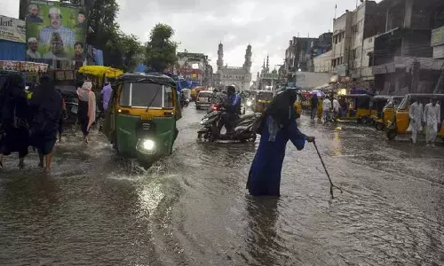 Hyderabad में मध्यम बारिश के साथ तेज बारिश का अनुमान