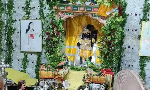 Varanasi: सर्राफा न्यासियों ने श्रद्धा-भक्ति संग मनाया पर्व