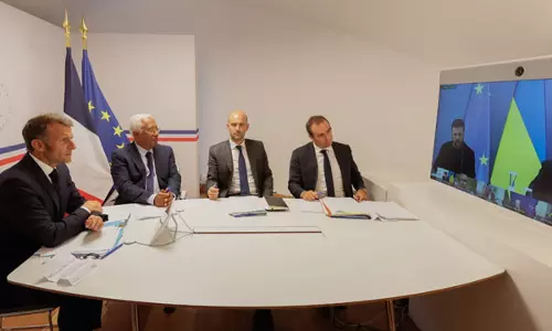 शांति समझौते में यूक्रेन को क्षेत्रीय नुकसान झेलना पड़ सकता है: Macron का बयान