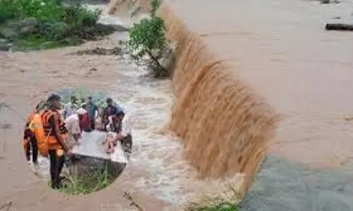 राणा, शर्मा, सकीना ने कठुआ में हुई मौतों पर दुख व्यक्त किया राणा, शर्मा, सकीना ने कठुआ में हुई मौतों पर दुख व्यक्त किया
