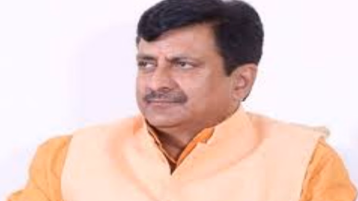 BJP ने 19 अगस्त को ओबीसी समिति के चुनाव के लिए सांसद को तीन लाइन का व्हिप जारी किया BJP ने 19 अगस्त को ओबीसी समिति के चुनाव के लिए सांसद को तीन लाइन का व्हिप जारी किया
