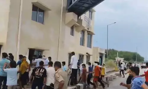 Meerut: सैनिक पर हमले के बाद भूनी टोल प्लाजा में हिंसा