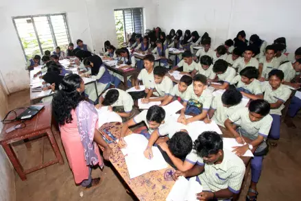 Kerala सरकार ने स्कूलों में क्लर्क और लाइब्रेरियन पदों की मांग खारिज की Kerala सरकार ने स्कूलों में क्लर्क और लाइब्रेरियन पदों की मांग खारिज की