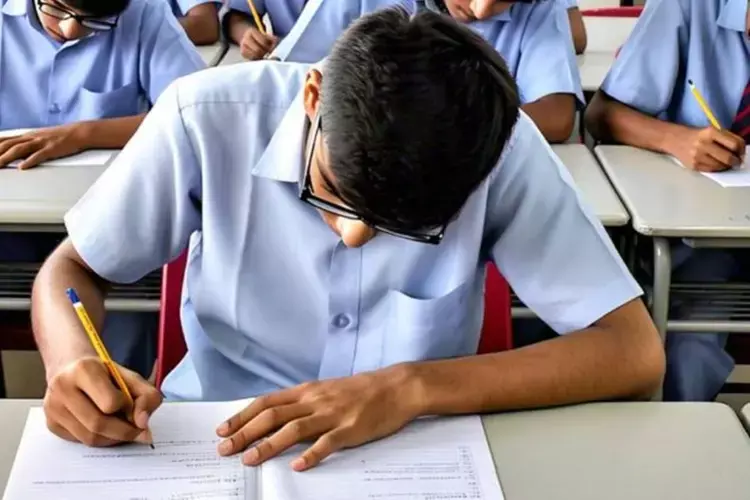 Kerala : अब आसान अंक नहीं ओणम परीक्षा आज से शुरू, केरल पाठ्यक्रम के प्रश्नपत्र होंगे कठिन Kerala : अब आसान अंक नहीं ओणम परीक्षा आज से शुरू, केरल पाठ्यक्रम के प्रश्नपत्र होंगे कठिन