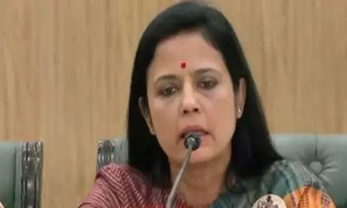 कठपुतली का शर्मनाक प्रदर्शन: TMC की महुआ मोइत्रा ने चुनाव आयोग की आलोचना की