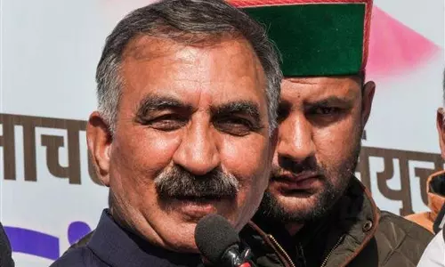 Himachal CM ने सतीश कुमार को वीर चक्र पुरस्कार प्राप्त करने पर बधाई दी
