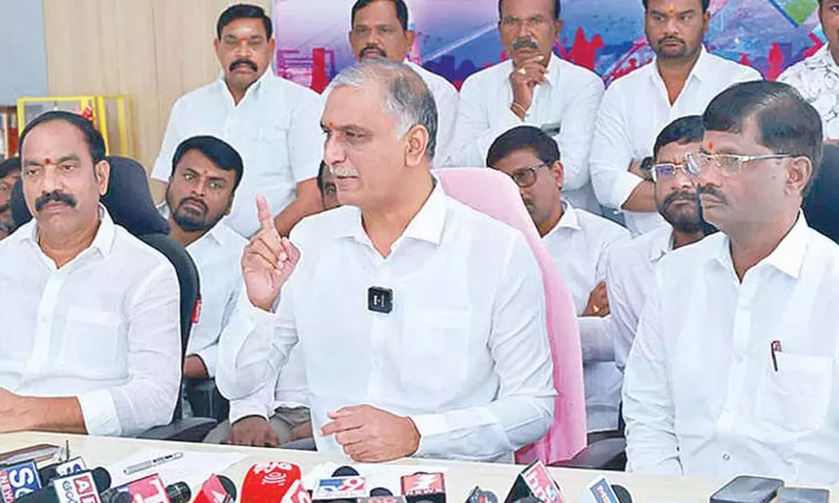 हरीश ने सिंचाई व्यवस्था के अयोग्य संचालन के लिए कांग्रेस सरकार की आलोचना की