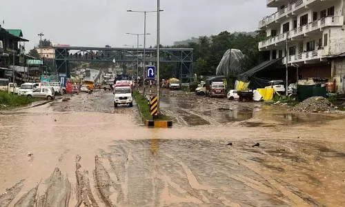 36 बादल फटने और 74 बार अचानक बाढ़ आने से Himachal में मानसून का कहर