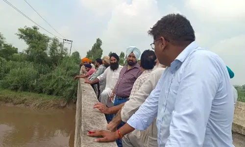 Chandigarh: एक लड़का नाले में बह गया, दूसरा तालाब में डूबा Chandigarh: एक लड़का नाले में बह गया, दूसरा तालाब में डूबा