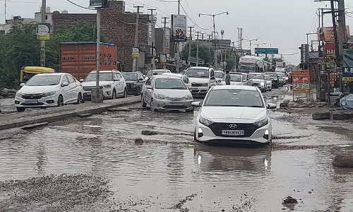 बारिश का कहर, Mohali के निवासियों में नगर निगम की उदासीनता के प्रति नाराजगी बारिश का कहर, Mohali के निवासियों में नगर निगम की उदासीनता के प्रति नाराजगी
