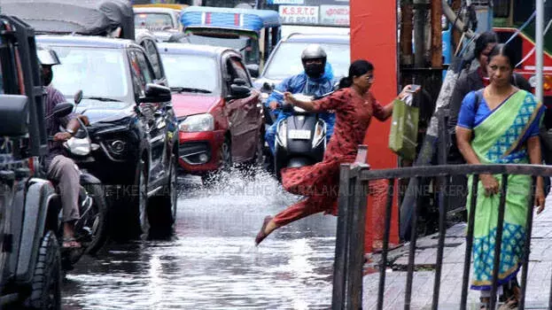 Kerala के लिए मौसम विभाग की चेतावनी, अवदाब बनने की संभावना के साथ भारी बारिश