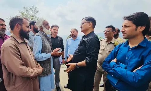 Mendhar: राहत और पुनर्वास उपायों का राणा ने किया विस्तृत निरीक्षण Mendhar: राहत और पुनर्वास उपायों का राणा ने किया विस्तृत निरीक्षण