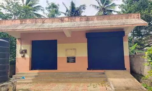 ration के लिए ग्रामीण दूर-दूर तक जाते हैं, पास की दुकान दो साल से  पड़ी है बंद