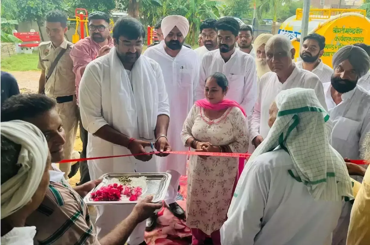 Sirsa: अर्जुन चौटाला ने रानियां में नई योजनाओं का शुभारंभ किया Sirsa: अर्जुन चौटाला ने रानियां में नई योजनाओं का शुभारंभ किया