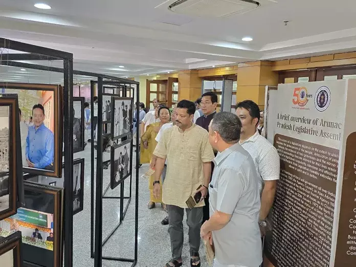 Arunachal: वक्ता ने APLA की यात्रा को प्रदर्शित करने वाली फोटो प्रदर्शनी का उद्घाटन किया Arunachal: वक्ता ने APLA की यात्रा को प्रदर्शित करने वाली फोटो प्रदर्शनी का उद्घाटन किया