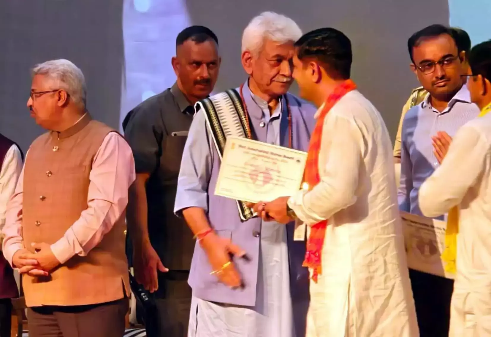 Hisar: शिव सेवक मंडल को राज्यपाल से मिला सम्मान