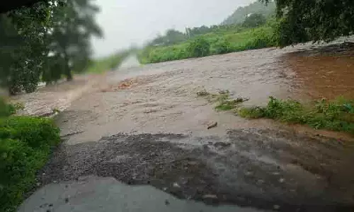 बारिश कम होने तक लोगों को सतर्क रहना चाहिए