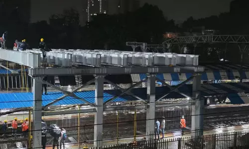 Mumbai: 2 घंटे 10 मिनट में भांडुप एफओबी के लिए 7 गर्डर लॉन्च