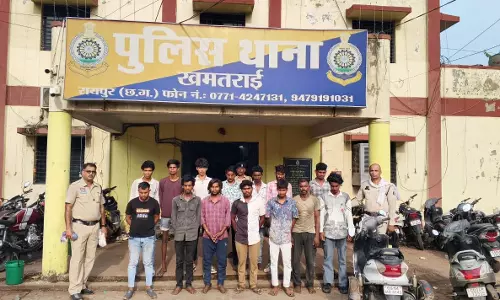 विशेष चेकिंग अभियान: अपराधियों पर नकेल कसने सड़कों पर उतरी पुलिस विशेष चेकिंग अभियान: अपराधियों पर नकेल कसने सड़कों पर उतरी पुलिस