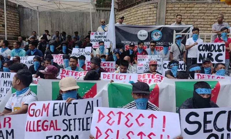 Meghalaya: शिलांग में NESO का प्रदर्शन, अवैध घुसपैठ पर रोक लगाने की मांग Meghalaya: शिलांग में NESO का प्रदर्शन, अवैध घुसपैठ पर रोक लगाने की मांग